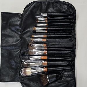 Makeup Brush Set W/ Black Vegan Leather Case + 15 Piece Brushes